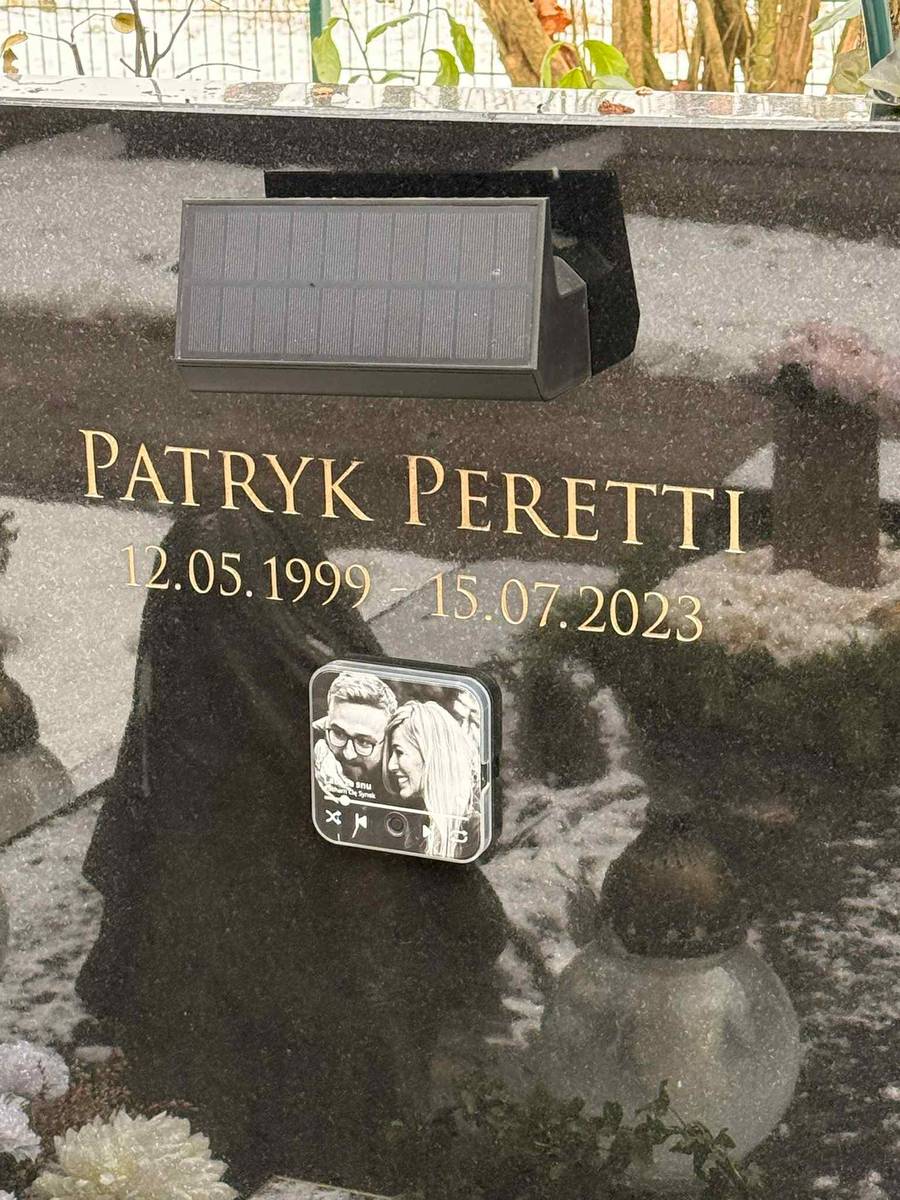 Grób Patryka Peretti, fot. Kozaczek Exclusive
