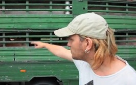 Co Wojtek Łuszczykiewicz robi ze świniami? [VIDEO]