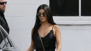 Kourtney Kardashian pokazuje ciało w bikini, a fani sugerują, że…
