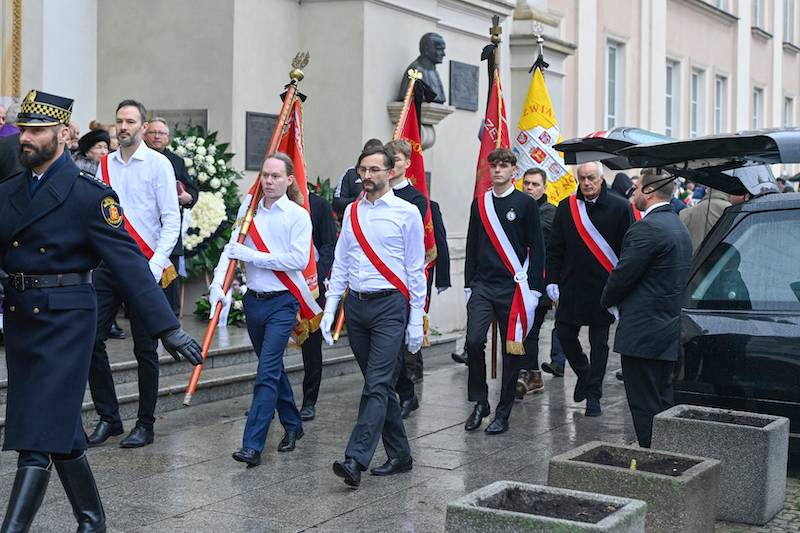 Pogrzeb Lucjana Brychczego. Tłumy piłkarzy i kibiców przyszły pożegnać legendę Legii Warszawa