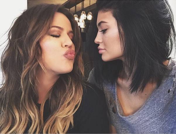 Usta Kylie Jenner przedmiotem internetowego sporu