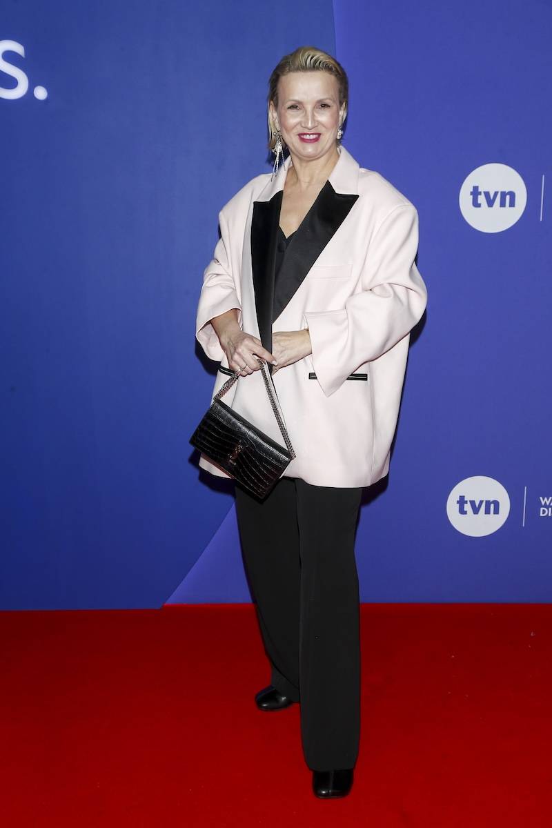 Wiosenna ramówka TVN. Sylwia Gliwa w “slip dress”, Wieniawa w jednej nogawce, Koroniewska kusi w mini