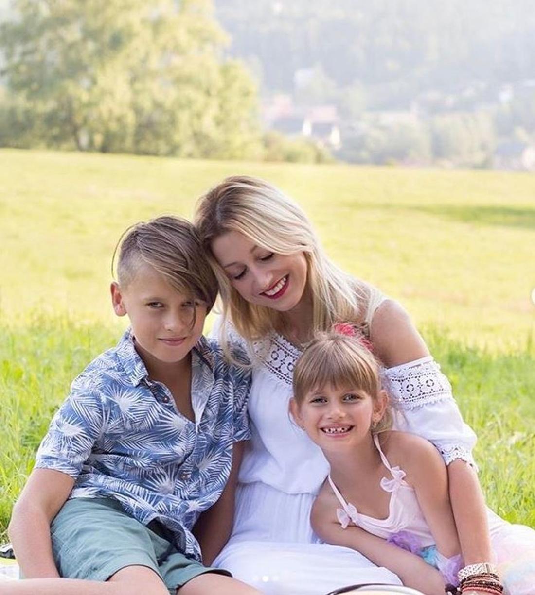 Justyna Żyła z dziećmi.