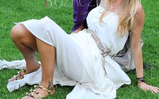 Agnieszka Szulim – czułości na trawce (FOTO)