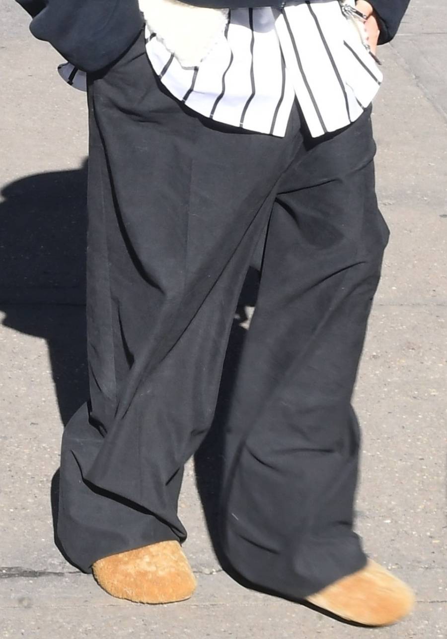 Smutny Justin Bieber w stylizacji “na menela” przechadza się ulicami Nowego Jorku (FOTO)
