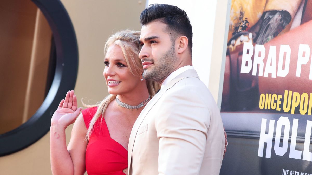(FILE) Britney Spears Is Engaged to Sam Asghari After Nearly 5 Years Together. HOLLYWOOD, LOS ANGELES, CALIFORNIA, USA - JULY 22: Singer Britney Spears and boyfriend/personal trainer Sam Asghari arrive at the World Premiere Of Sony Pictures' 'Once Upon a Time In Hollywood' held at the TCL Chinese Theatre IMAX on July 22, 2019 in Hollywood, Los Angeles, California, United States. 12 Sep 2021,Image: 631794703, License: Rights-managed, Restrictions: NO France, Model Release: no, Credit line: Xavier Collin/Image Press Agency / MEGA / The Mega Agency / Forum