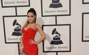 Ariana Grande niemal ZGINĘŁA na koncercie! (VIDEO)