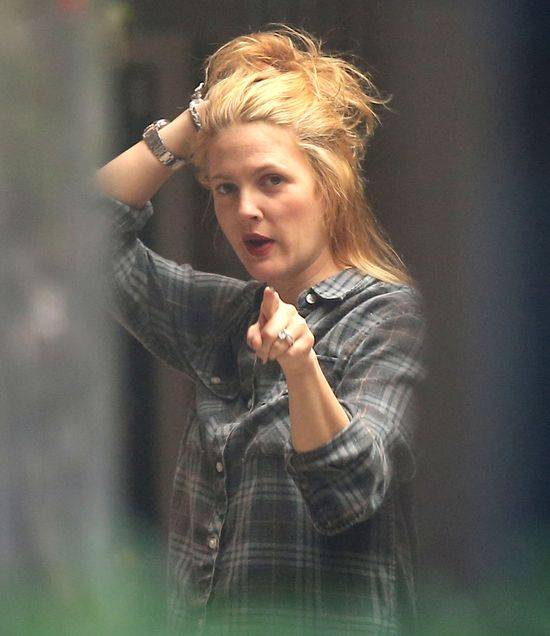 Drew Barrymore w salonie fryzjerskim