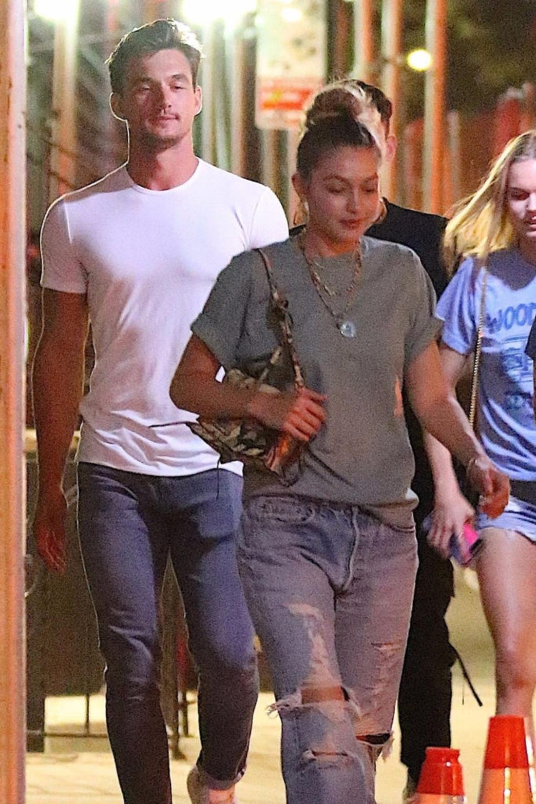 Tyler Cameron i Gigi Hadid na spacerze.