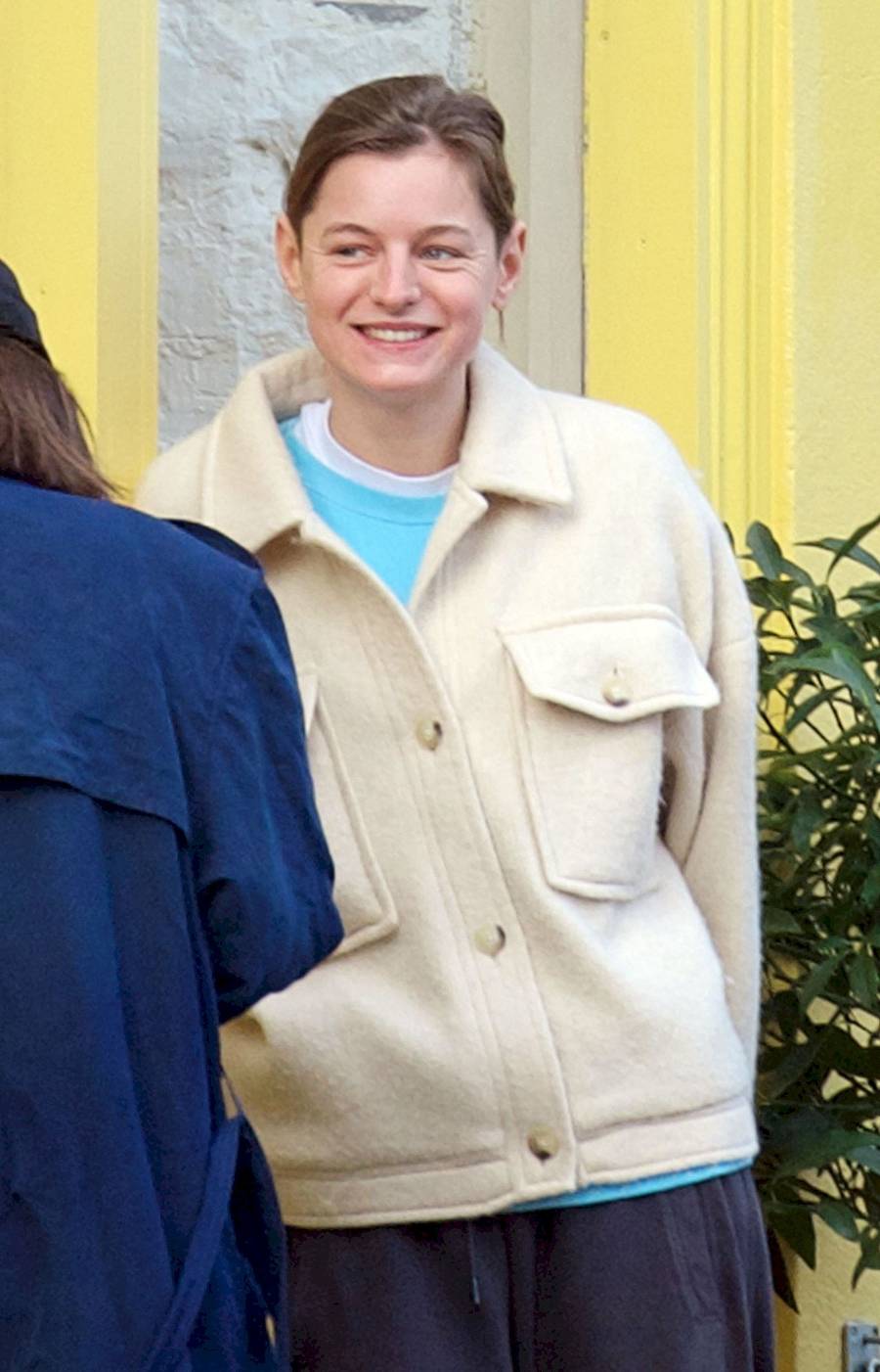 Emma Corrin bez makijażu