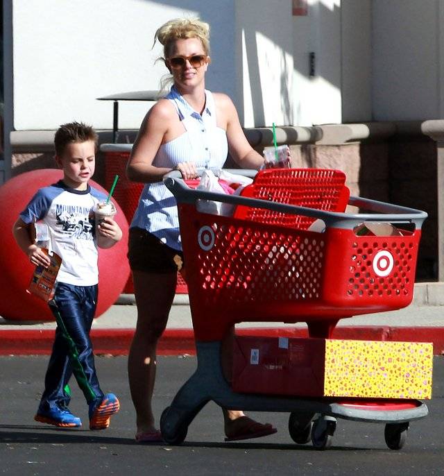 Britney Spears z siostrą na zakupach