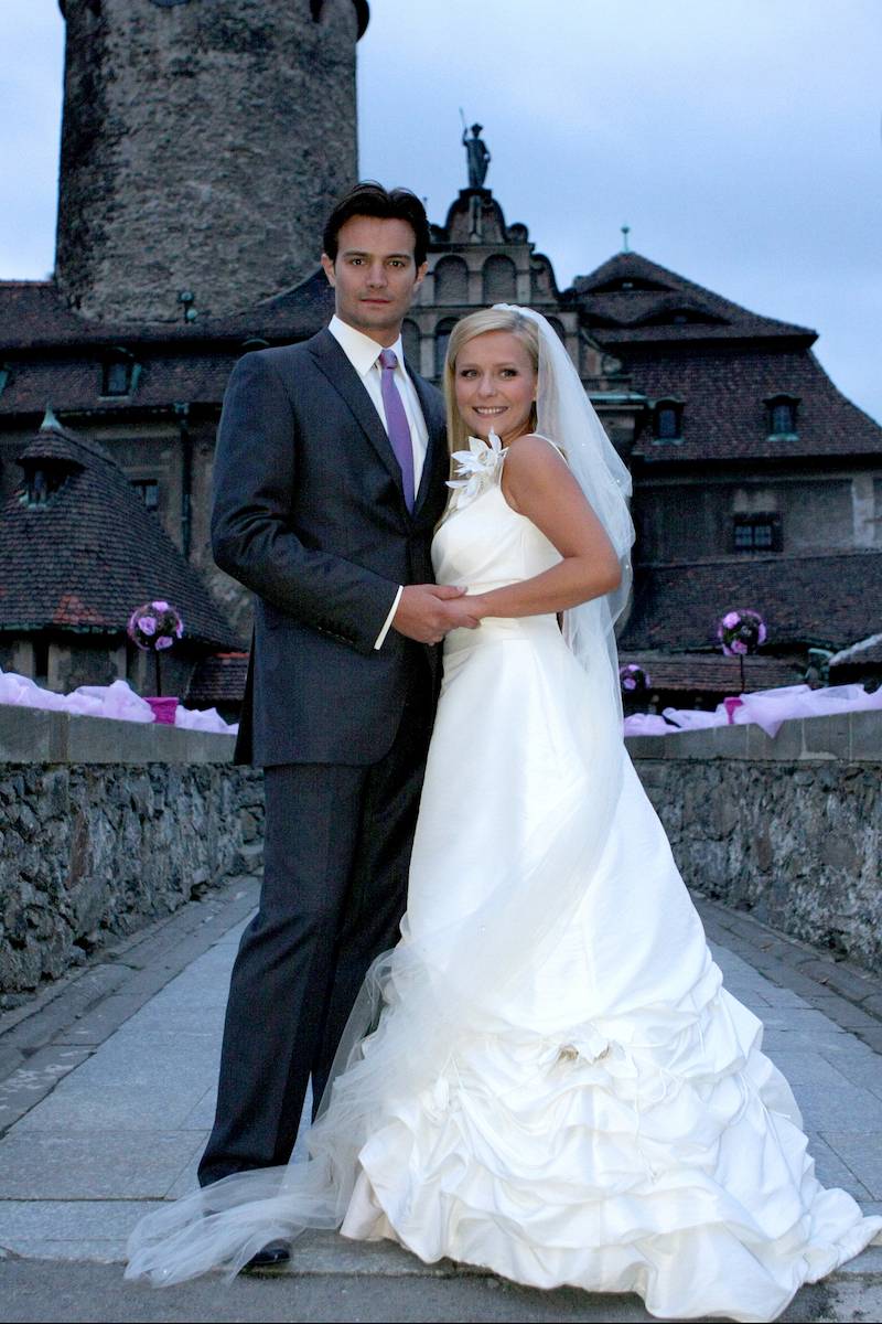 Tak wyglądał ślub Anety Zając i Mikołaja Krawczyka w „Pierwszej miłości”. Mało kto wie, że poznali się dużo wcześniej… (FOTO)