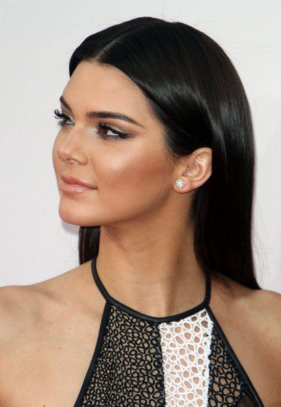 Kendall Jenner zoperowała nos?