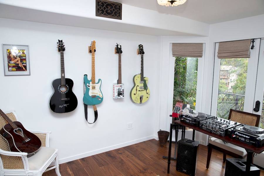 Pokój muzyczny wdowy po Hugh Hefnerze