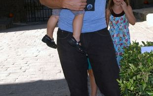 Jennie Garth z mężem i córkami (FOTO)