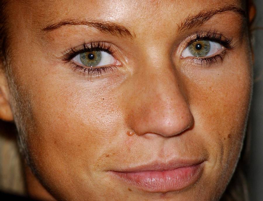 Katie Price w przeszłości była przepiękną kobietą. Na operacje plastyczne wydała PÓŁ MILIONA złotych! (ZDJĘCIA)