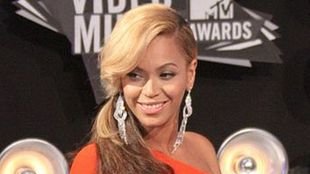 Sztuczny brzuch? Beyonce śmieje się z tych plotek [VIDEO]