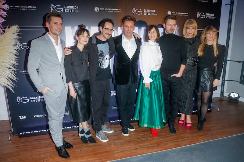 Premiera spektaklu “Niepamięć”. Dawno niewidziana Sasha Strunin z partnerem, Edyta Olszówka…