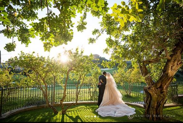 Doda w sukni ślubnej! Magiczna sesja zdjęciowa ze ślubu