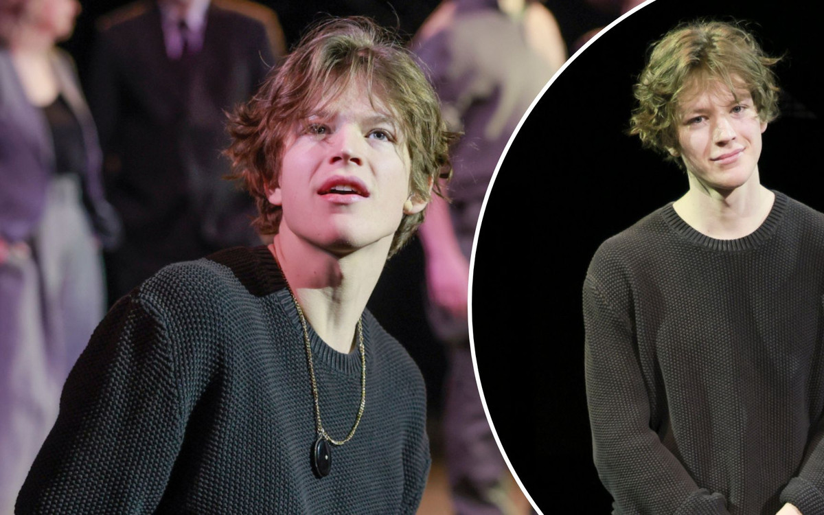 Jan Englert dał mu niezwykłą szansę! Zagrał “HAMLETA”. Kim jest 22-letni Hugo Tarres?