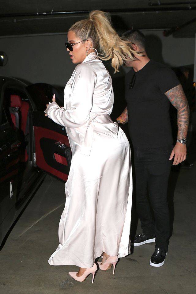 Khloe ryzykuje! Zabójcze szpilki z TAKIM brzuszkiem