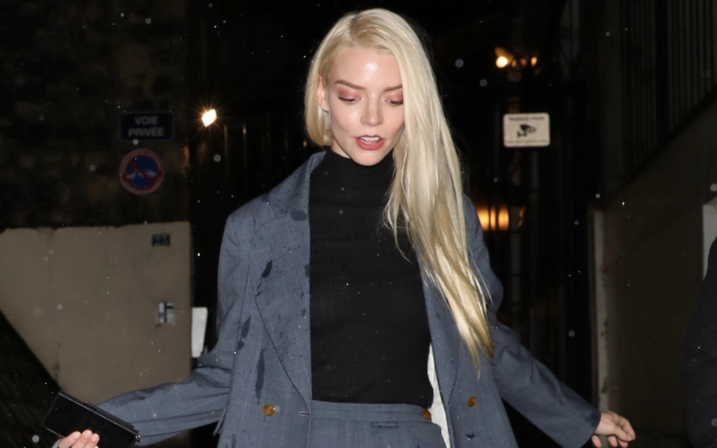 Taylor Swift i Anya Taylor-Joy potwierdzają, że jesienią musisz mieć JĄ w swojej szafie