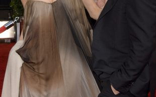 Angelina Jolie w batikowym worku (FOTO)