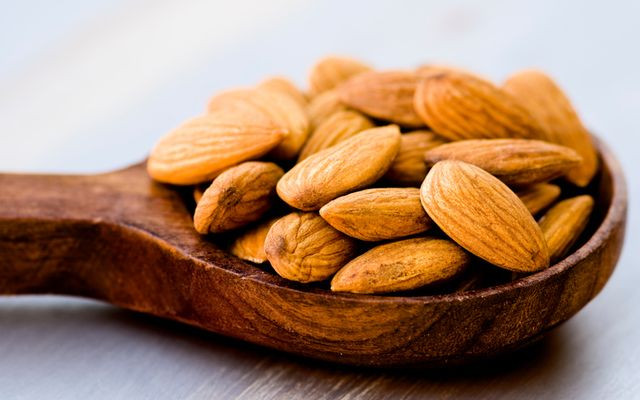 Jak pozbyłam się blizn po trądziku, czyli kwas migdałowy w kosmetyce