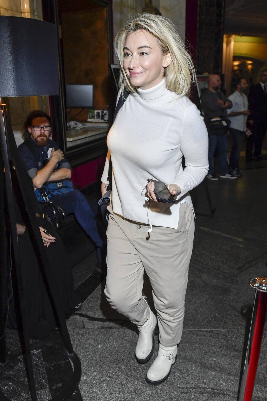 Premiera filmu Agnieszki Holland. Anja Rubik, Maciej Stuhr z partnerką i POLITYCY