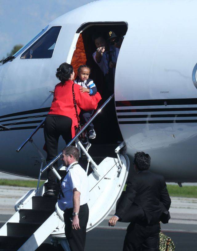 Ale JAK TO?! Kylie Jenner ROZCZOCHRANA? Szykuje się do roli mamy?