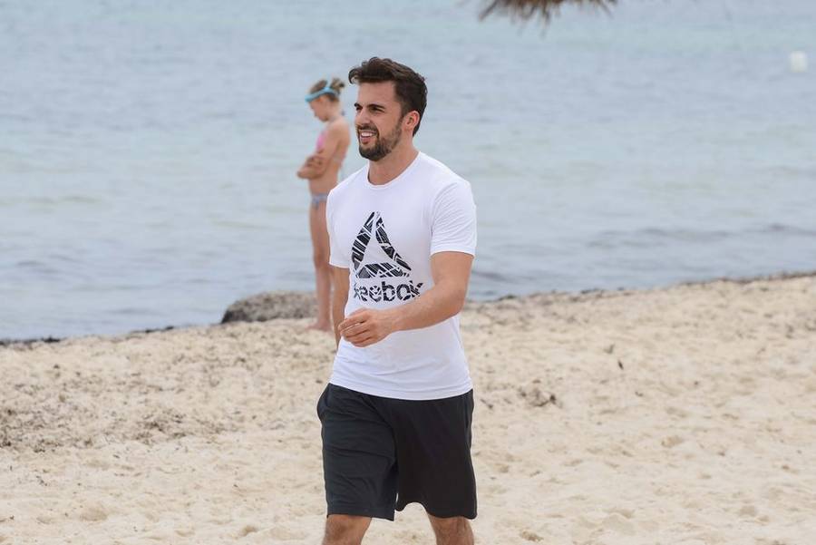 Jakub Kucner ze swoją  dziewczyną w Tunezji