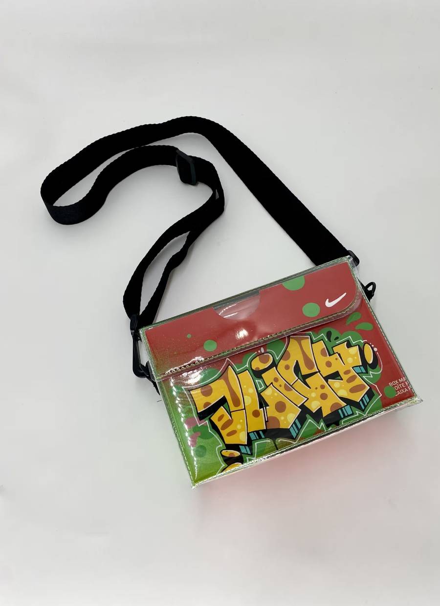 Torebki z pudełek drogi marek u Emwuhats, fot. Instagram