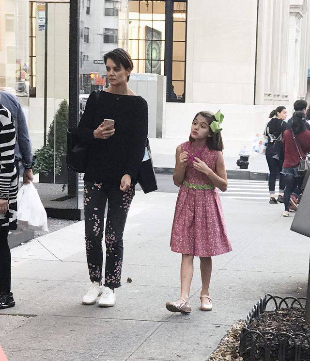 Katie Holmes w krótkich włosach