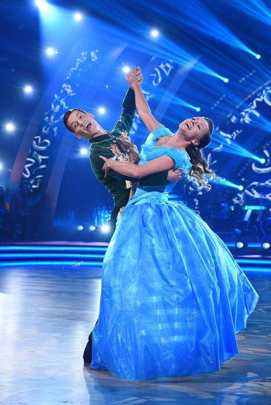 Gwiazdy w kostiumach postaci z bajek w Tańcu z gwiazdami