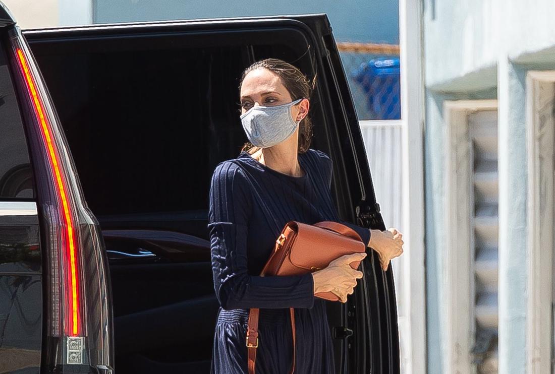 Angelina Jolie na zakupach z synem Knoxem