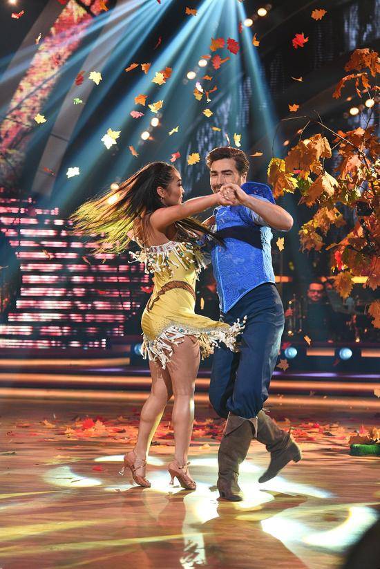 Gwiazdy w kostiumach postaci z bajek w Tańcu z gwiazdami