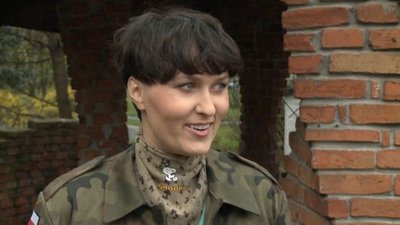 May: Lepiej jeść pasztet i bidę klepać, ale być z dzieckiem