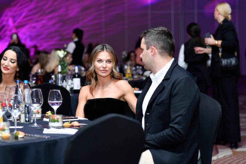 Gala Marki Roku 2024. Steczkowska z głębokim dekoltem, Deląg z partnerką, a nawet Lewandowska zawitała…