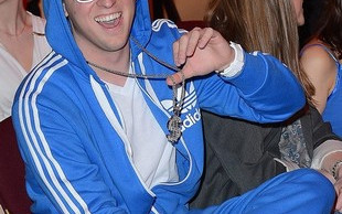 Pikej nie przestaje się ośmieszać