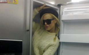 Doda wychodzi z lodówki (FOTO)