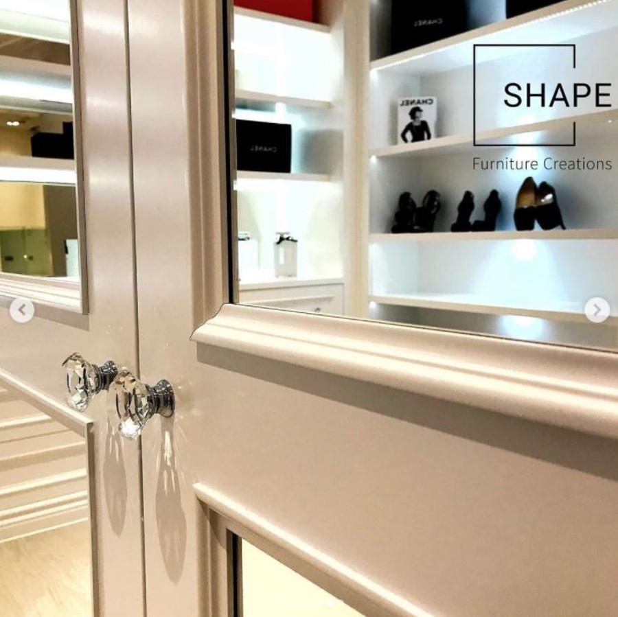 Marina pokazała garderobę w stylu glamour. 