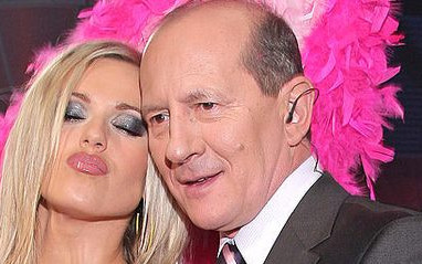 Hugh Hefner zachwycony Dodą