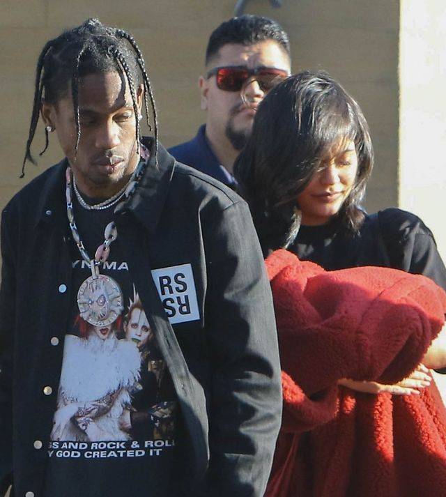 Kylie Jenner pierwszy raz razem z Travisem Scottem po urodzeniu Stormi (ZDJĘCIA)