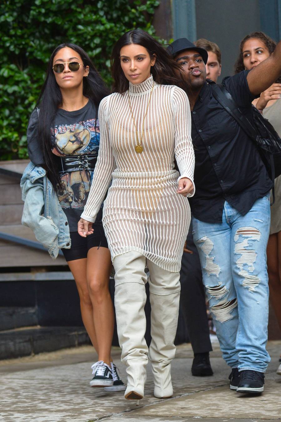 Kiedy Kim Kardashian założy prześwity…