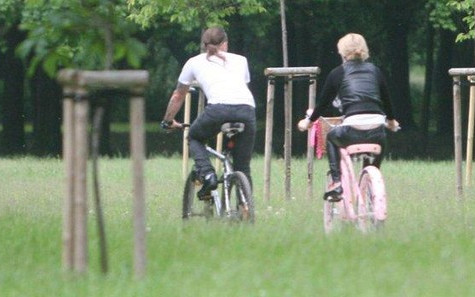 Doda z Nergalem na rowerach (FOTO)