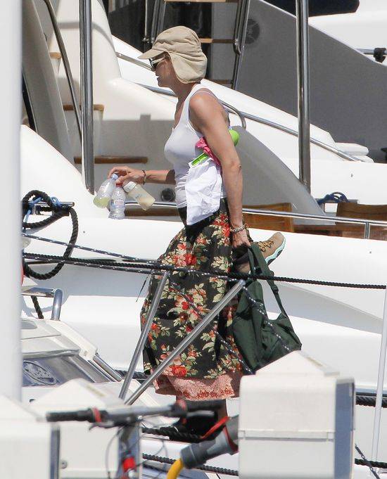 Uma Thurman w bikini na wakacjach