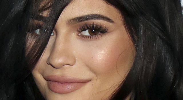 Co to miało być? Czy Kylie Jenner chciała wyglądać jak księżniczka Dżasmina? (ZDJĘCIA)