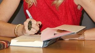 Tori Spelling narzeka na brak pieniędzy i wydaje 10 000$ …