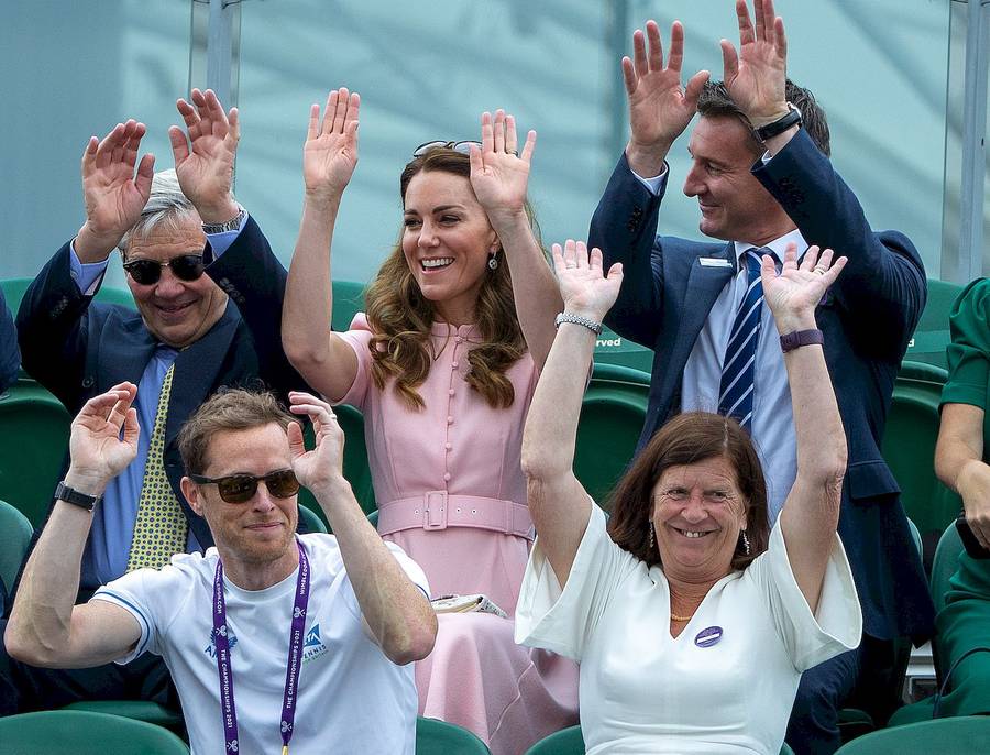 Księżna Kate na finale Wimbledonu w szpilkach z sieciówki. Na pewno szybko znikną z półek (ZDJĘCIA)