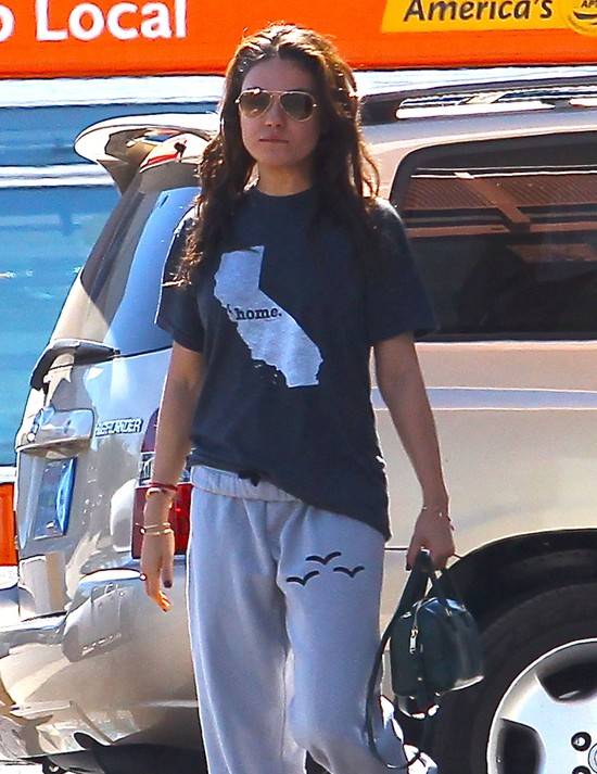 Mila Kunis w brudnych włosach